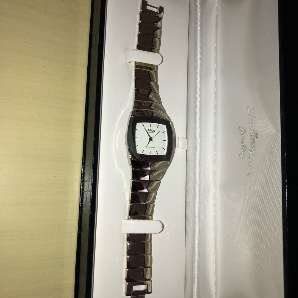 Men watch - Picture 2 of 2